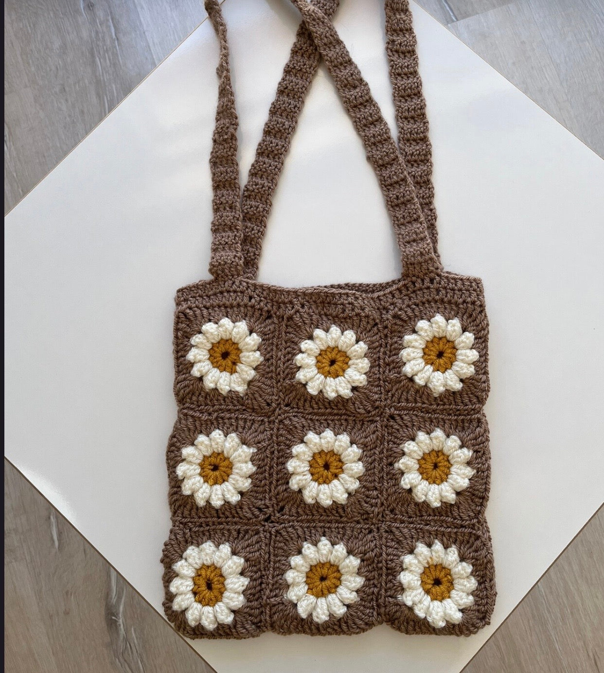 Daisy crochet tote bag